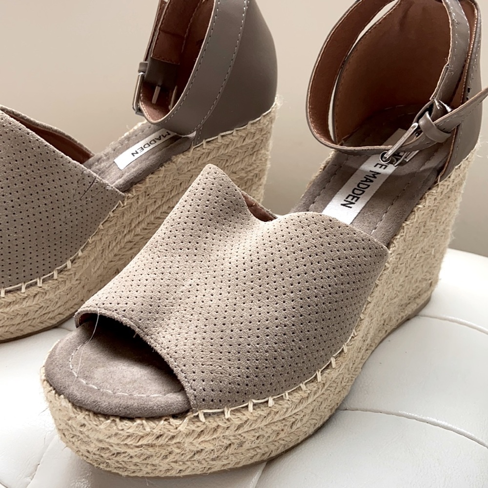 STEVE MADDEN ESPADRILLE WEDGE SANDALS